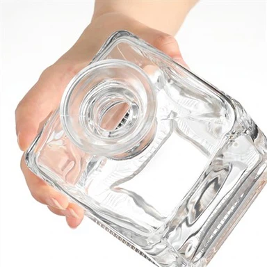 위스키용 유리 용기