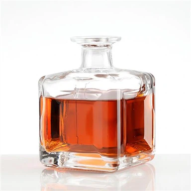 프리미엄 위스키 유리병